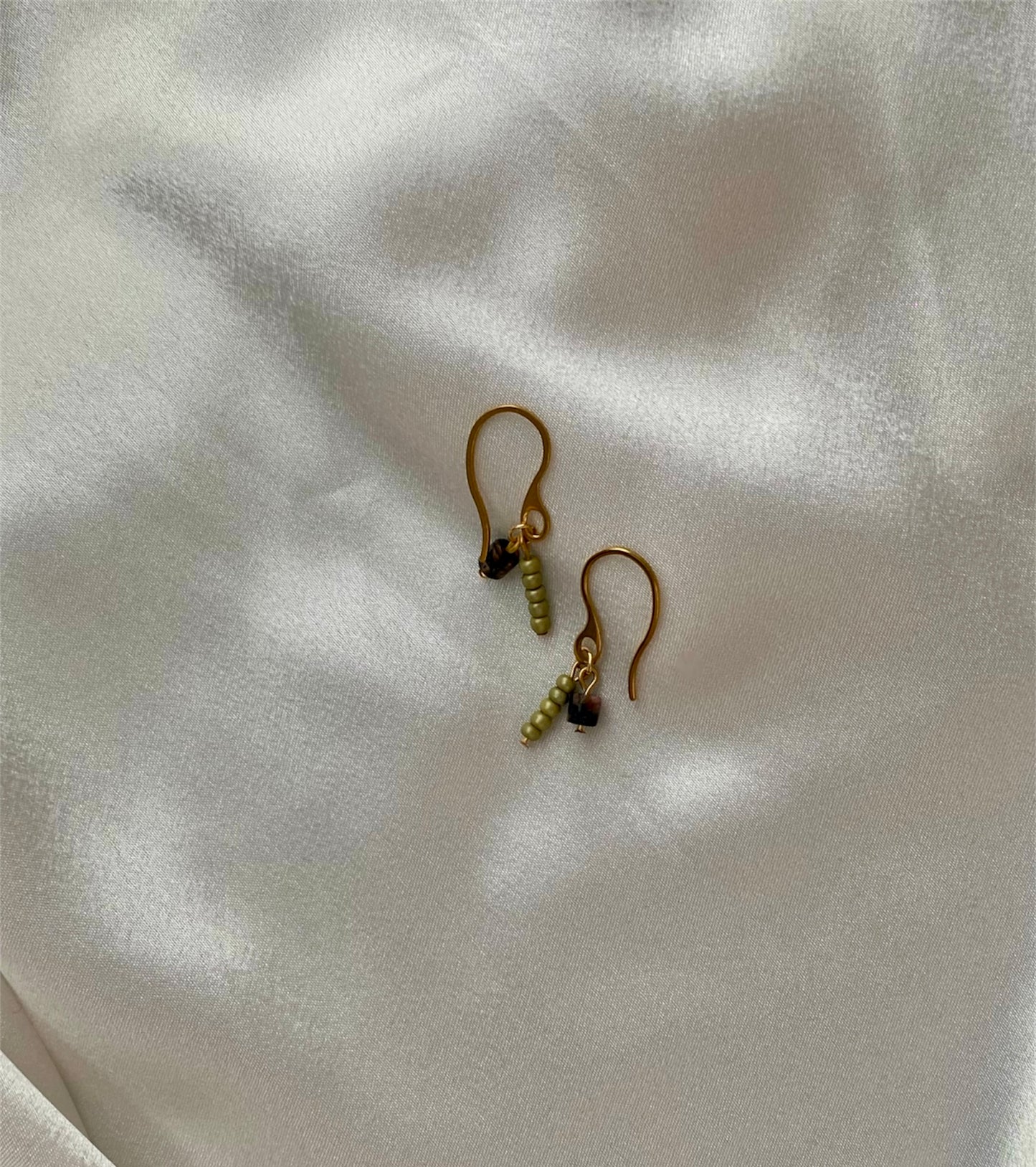 Nara Earrings Olive